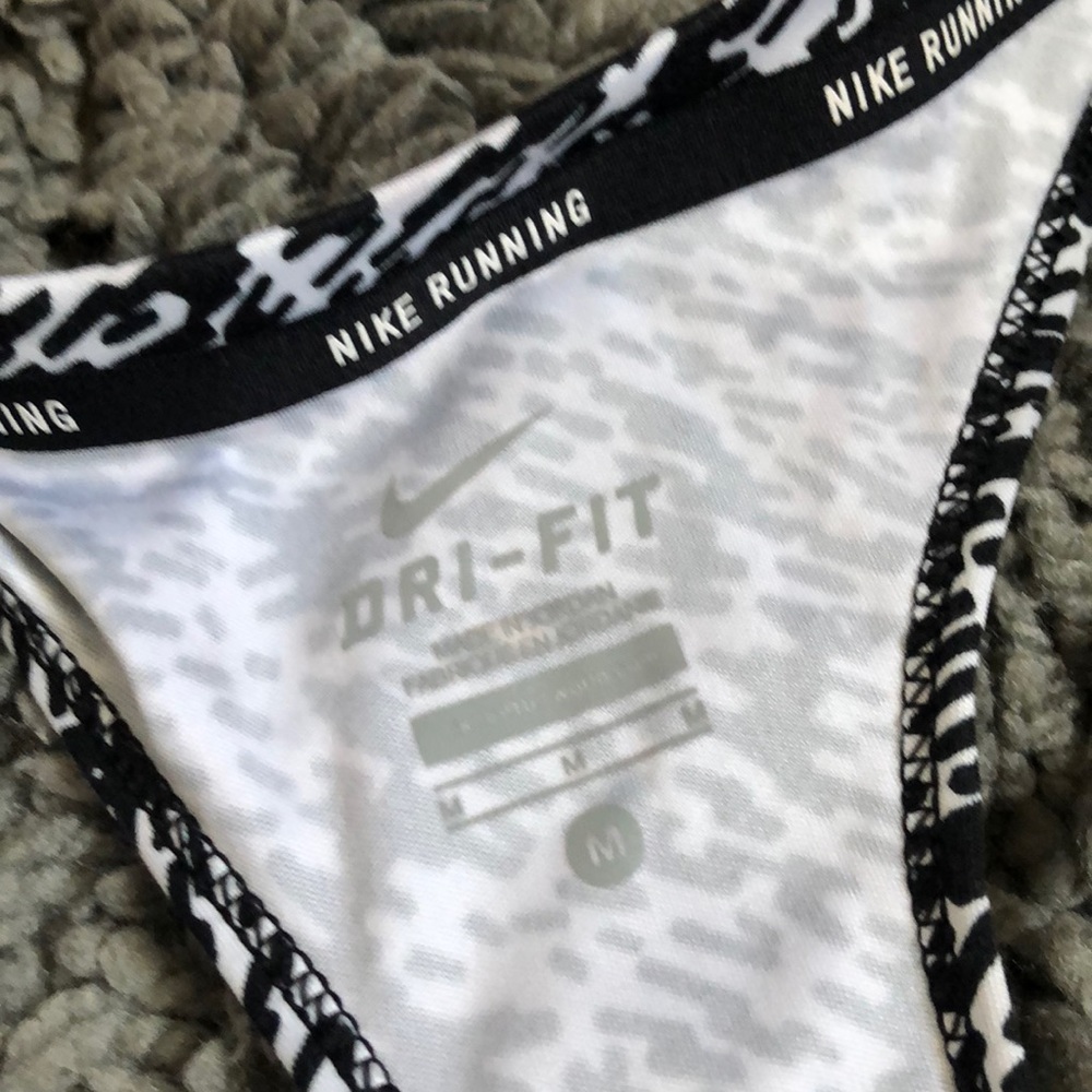 New Nike Dri-Fit Workout Top - Picture 3 of 4